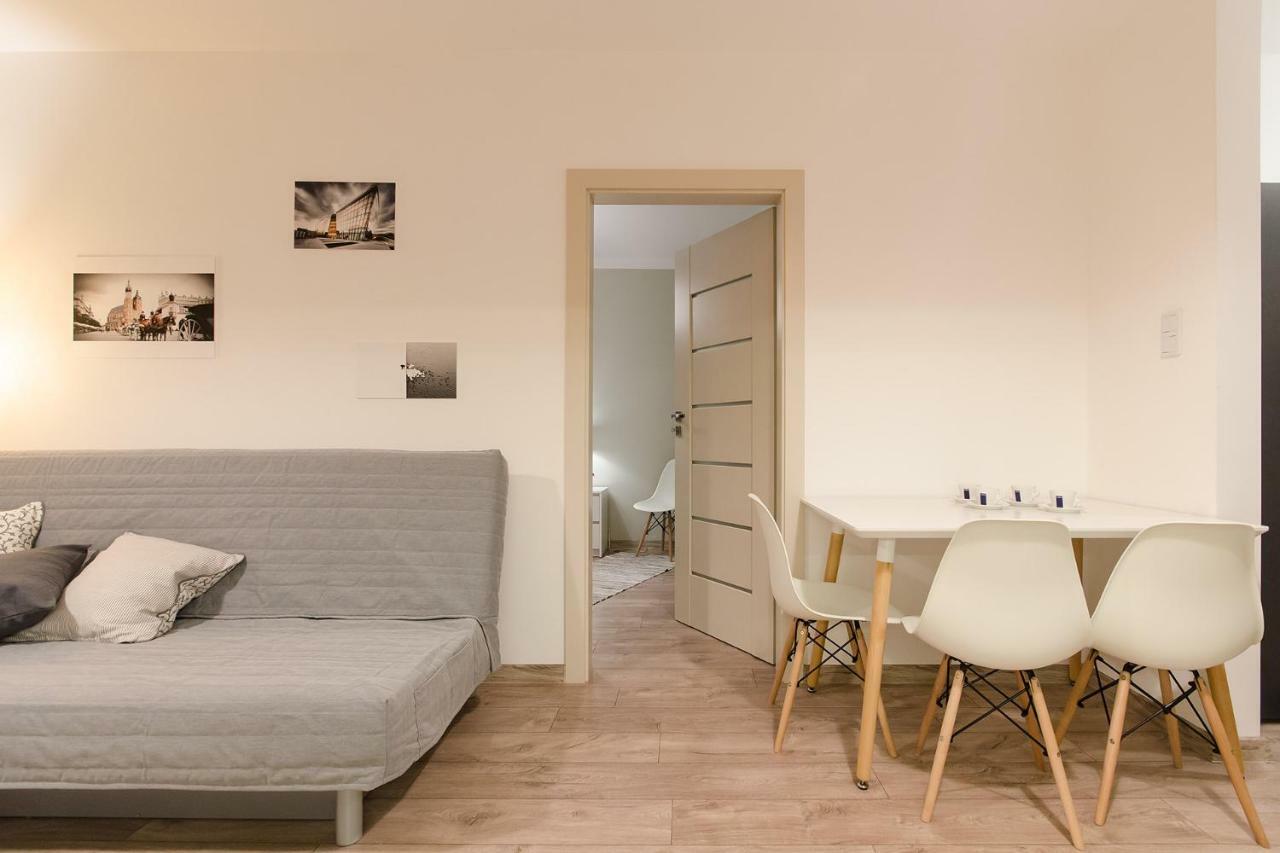 White Swan Apartment Krakau Buitenkant foto
